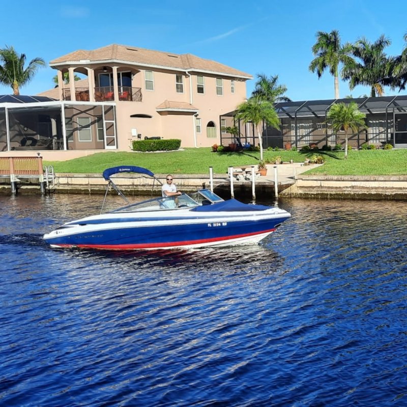 sun-island-cape-coral-charter-boats-and-services-boat-on-a-river